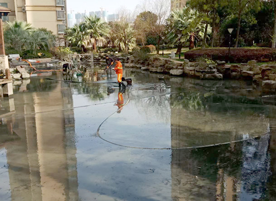 珠晖景观池淤泥清理