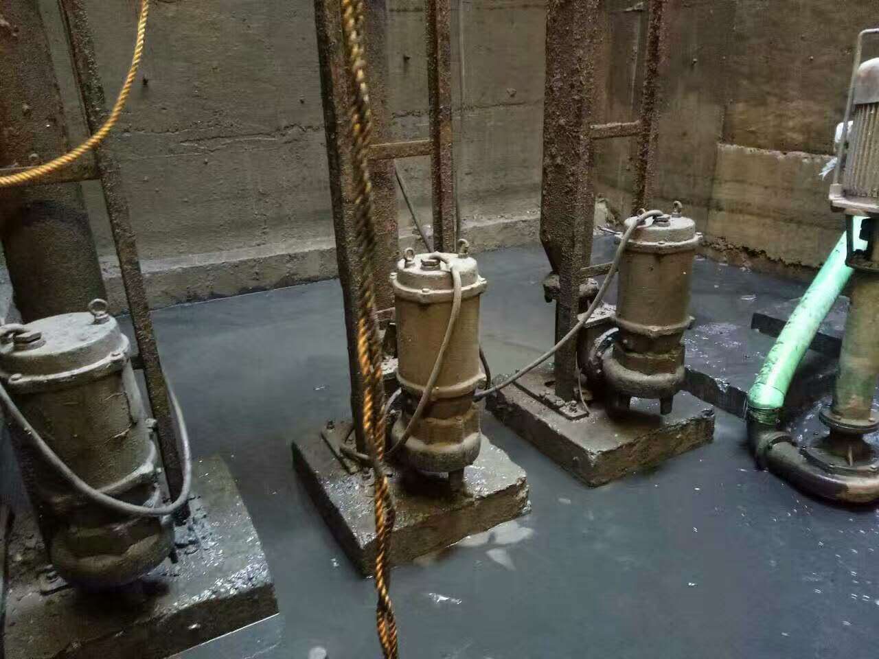 珠晖污水池清理